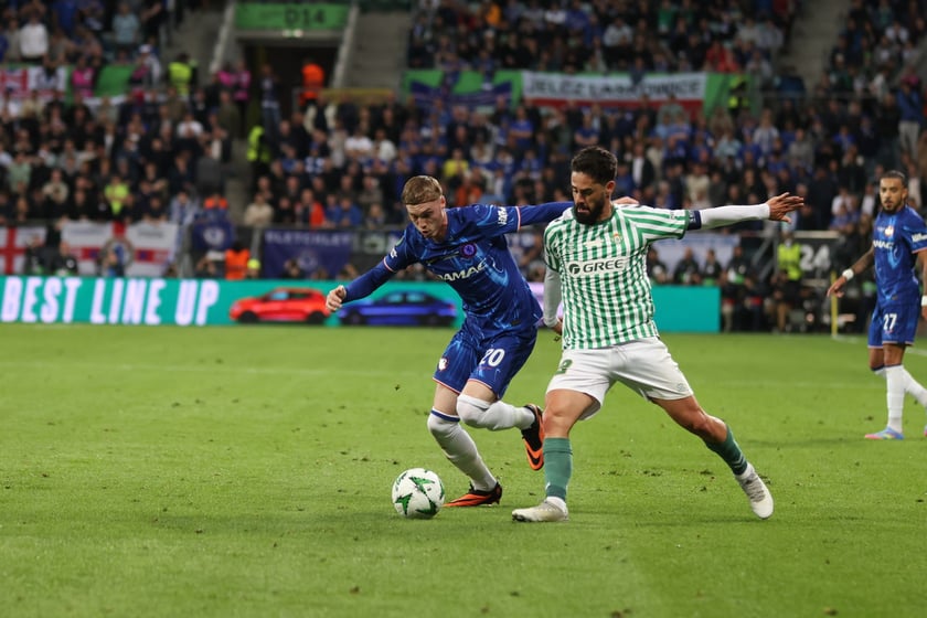 Finał Ligi Konferencji we Wrocławiu - piłkarze Chelsea i Realu Betis podczas meczu