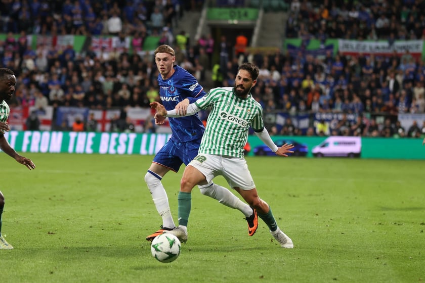 Finał Ligi Konferencji we Wrocławiu - piłkarze Chelsea i Realu Betis podczas meczu