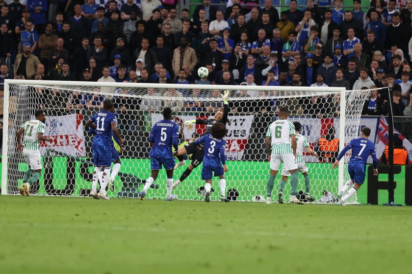 Finał Ligi Konferencji we Wrocławiu - piłkarze Chelsea i Realu Betis podczas meczu