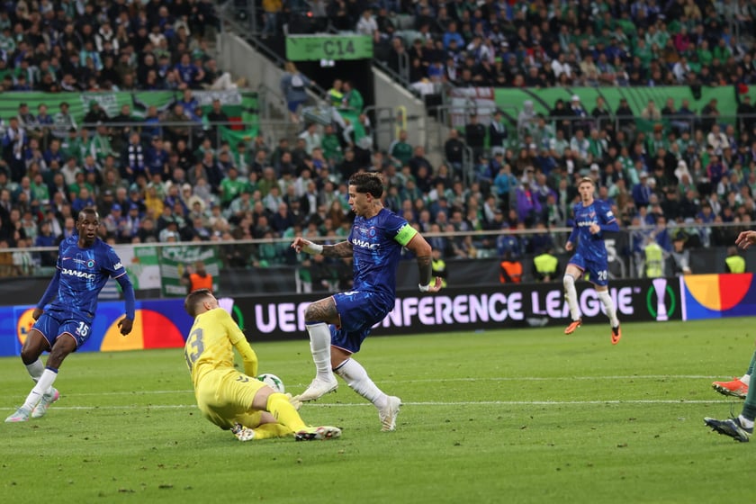 Finał Ligi Konferencji we Wrocławiu - piłkarze Chelsea i Realu Betis podczas meczu