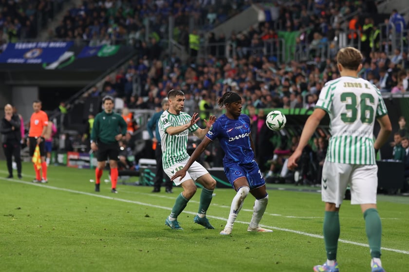 Finał Ligi Konferencji we Wrocławiu - piłkarze Chelsea i Realu Betis podczas meczu