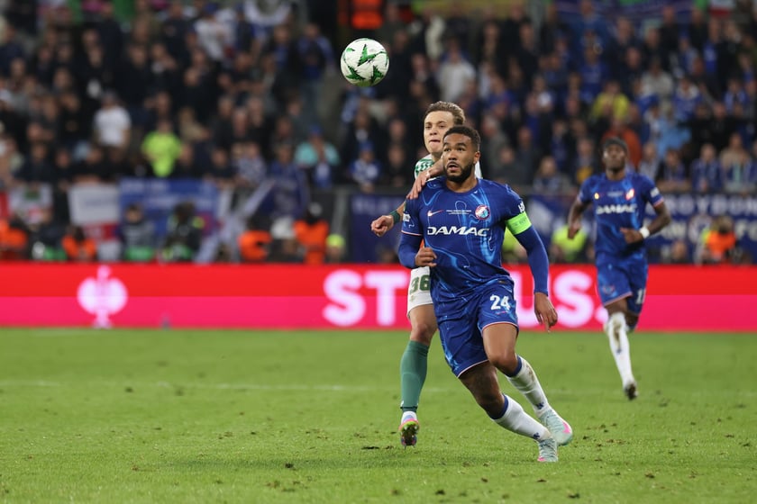 Finał Ligi Konferencji we Wrocławiu - piłkarze Chelsea i Realu Betis podczas meczu