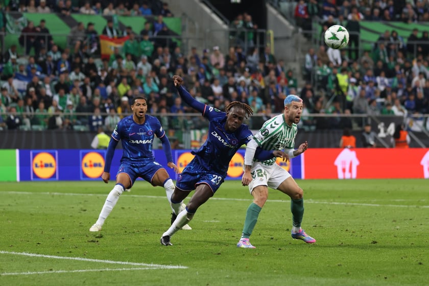 Finał Ligi Konferencji we Wrocławiu - piłkarze Chelsea i Realu Betis podczas meczu