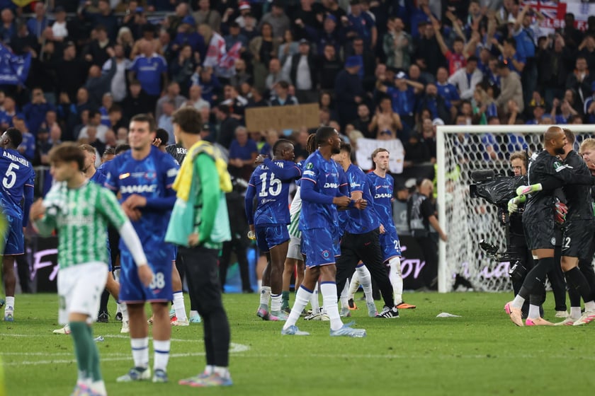 Finał Ligi Konferencji we Wrocławiu - piłkarze Chelsea i Realu Betis podczas meczu