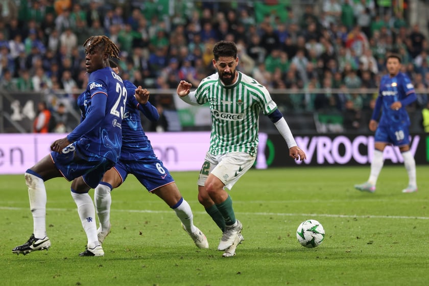 Finał Ligi Konferencji we Wrocławiu - piłkarze Chelsea i Realu Betis podczas meczu