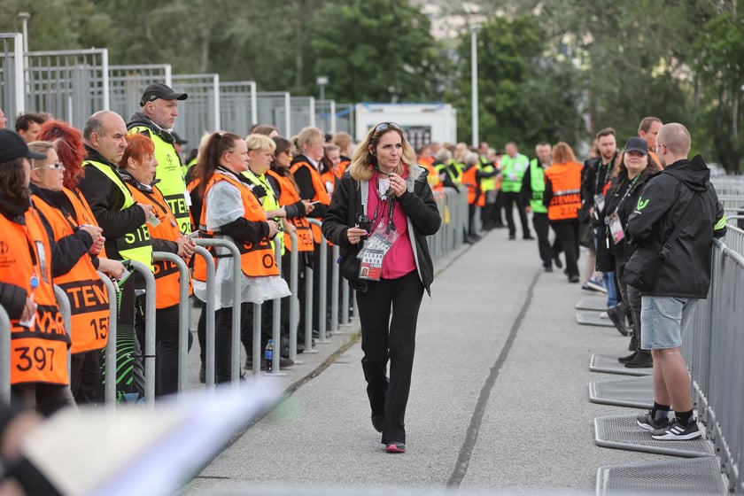 Finał Ligi Konferencji we Wrocławiu. Kibice Realu Betis i Chelsea pod stadionem