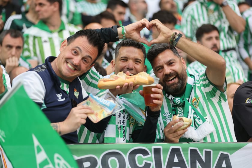 Finał Ligi Konferencji Chelsea F.C - Real Betis we Wrocławiu - zdjęcia kibiców