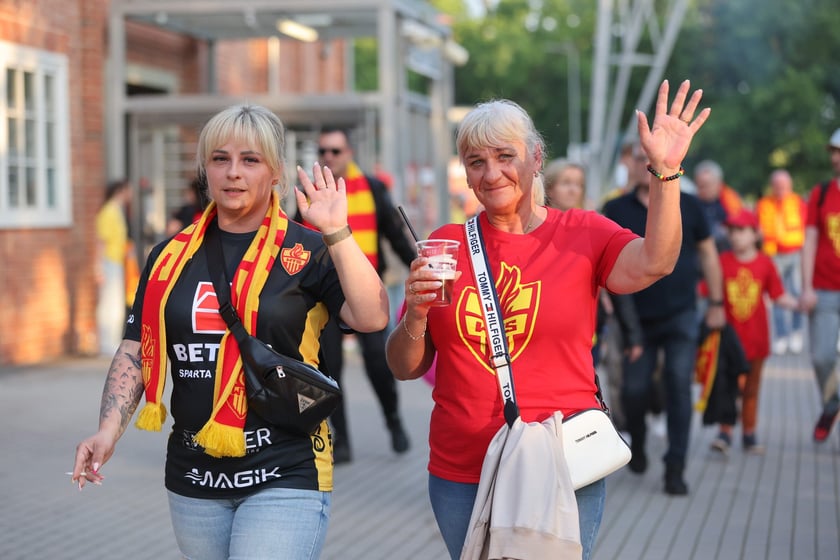 Kibice przed Stadionem Olimpijskim przed meczem Betard Sparta Wrocław - Włókniarz Częstochowa - 30 maja 2025 r.