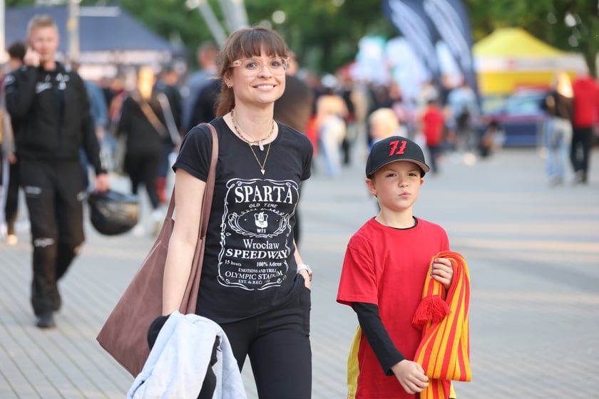 Kibice przed Stadionem Olimpijskim przed meczem Betard Sparta Wrocław - Włókniarz Częstochowa - 30 maja 2025 r.