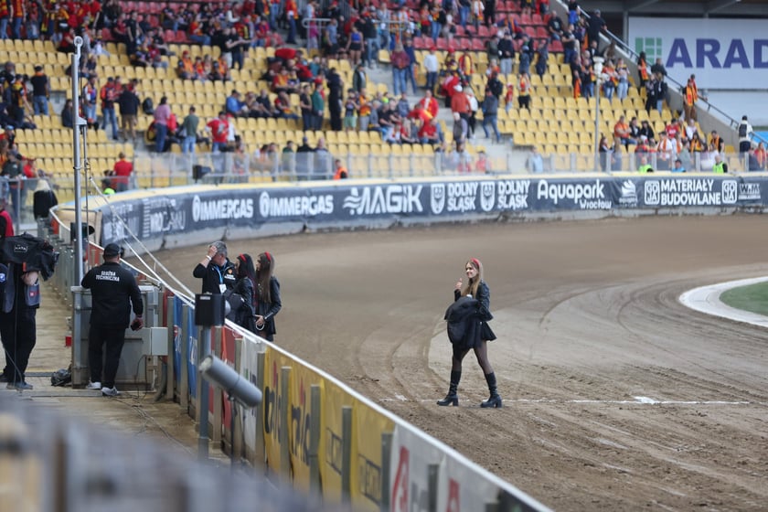 Kibice przed Stadionem Olimpijskim przed meczem Betard Sparta Wrocław - Włókniarz Częstochowa - 30 maja 2025 r.