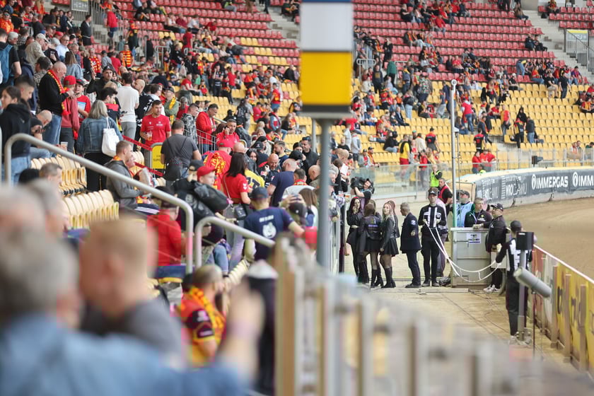 Kibice przed Stadionem Olimpijskim przed meczem Betard Sparta Wrocław - Włókniarz Częstochowa - 30 maja 2025 r.