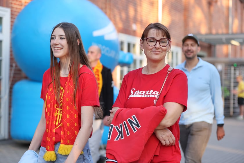 Kibice przed Stadionem Olimpijskim przed meczem Betard Sparta Wrocław - Włókniarz Częstochowa - 30 maja 2025 r.