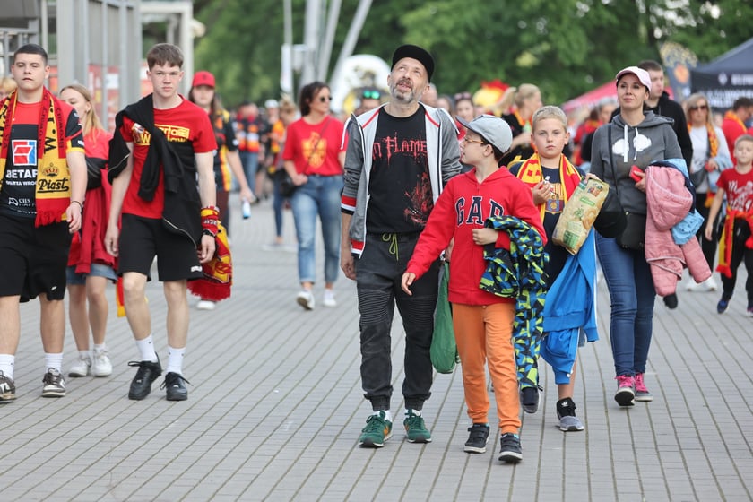 Kibice przed Stadionem Olimpijskim przed meczem Betard Sparta Wrocław - Włókniarz Częstochowa - 30 maja 2025 r.