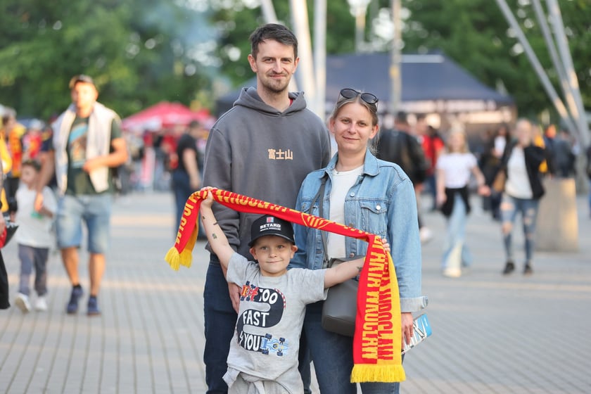 Kibice przed Stadionem Olimpijskim przed meczem Betard Sparta Wrocław - Włókniarz Częstochowa - 30 maja 2025 r.