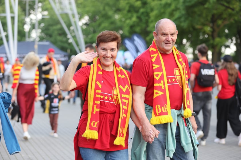 Kibice przed Stadionem Olimpijskim przed meczem Betard Sparta Wrocław - Włókniarz Częstochowa - 30 maja 2025 r.
