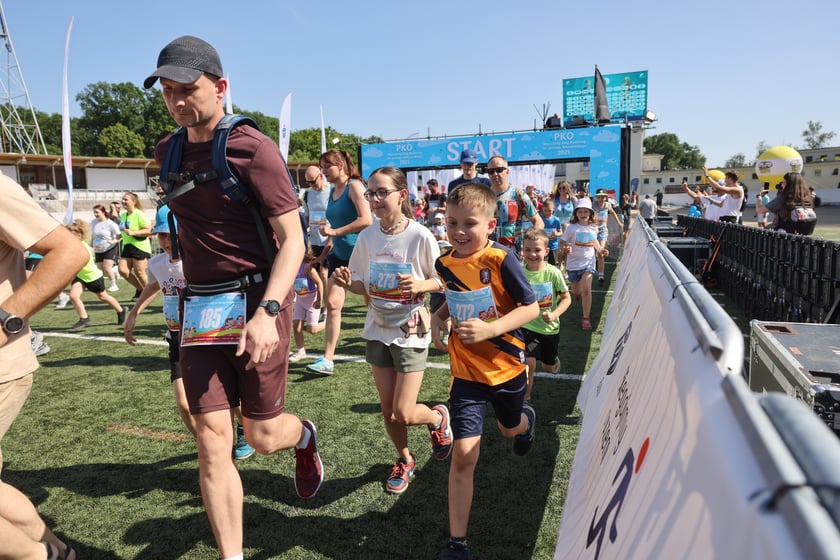 PKO Wieczorny Bieg Rodzinny. Zdjęcia uczestników