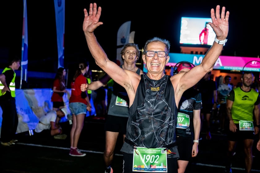 Uczestnicy 11. PKO Nocnego Wrocław Półmaratonu