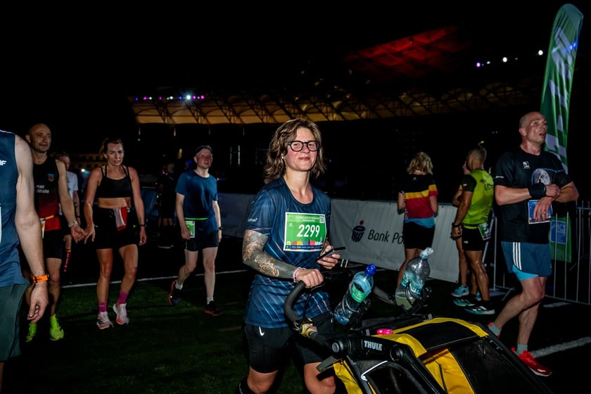 Uczestnicy 11. PKO Nocnego Wrocław Półmaratonu