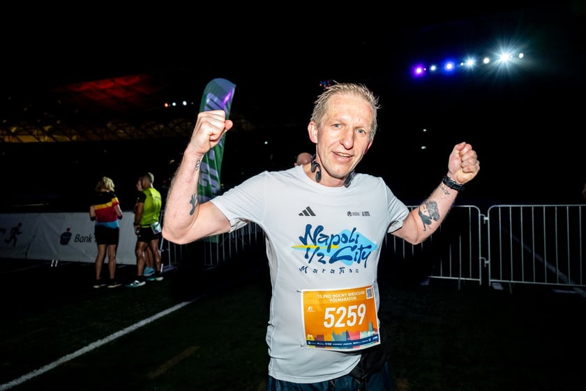 Uczestnicy 11. PKO Nocnego Wrocław Półmaratonu