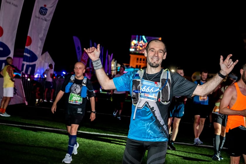 Uczestnicy 11. PKO Nocnego Wrocław Półmaratonu