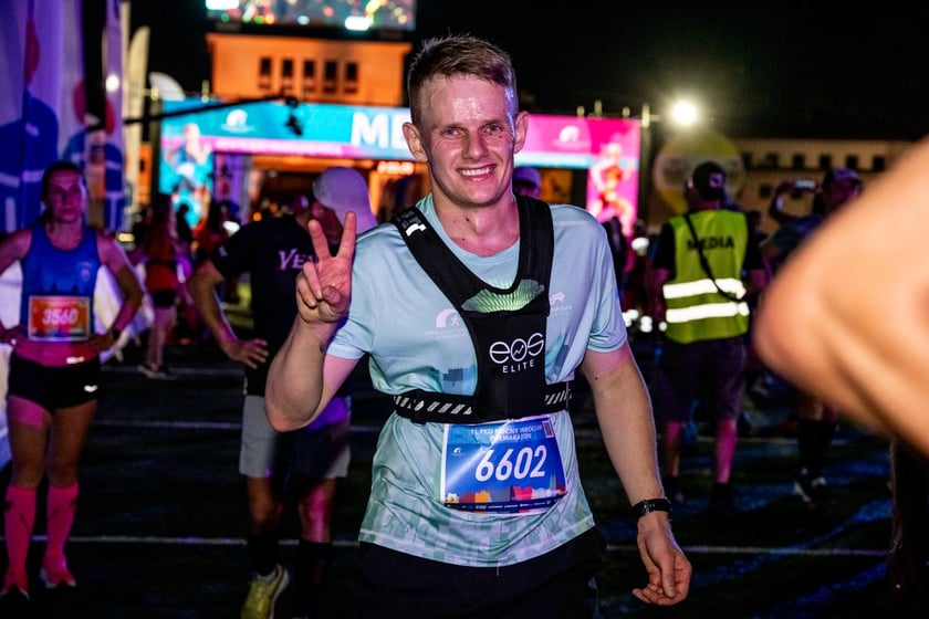 Uczestnicy 11. PKO Nocnego Wrocław Półmaratonu