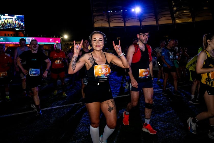 Uczestnicy 11. PKO Nocnego Wrocław Półmaratonu