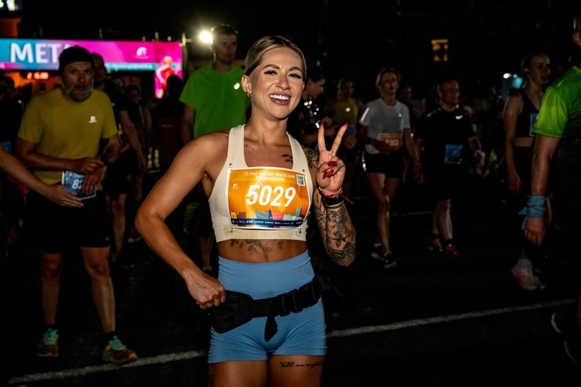 Uczestnicy 11. PKO Nocnego Wrocław Półmaratonu