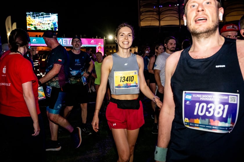 Uczestnicy 11. PKO Nocnego Wrocław Półmaratonu