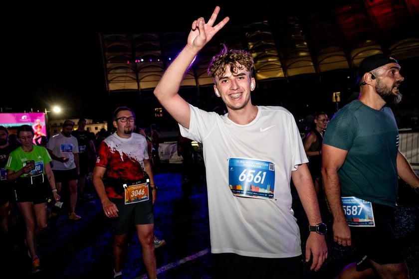 Uczestnicy 11. PKO Nocnego Wrocław Półmaratonu