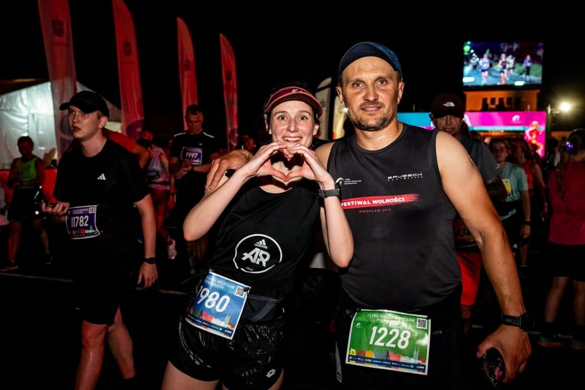Uczestnicy 11. PKO Nocnego Wrocław Półmaratonu