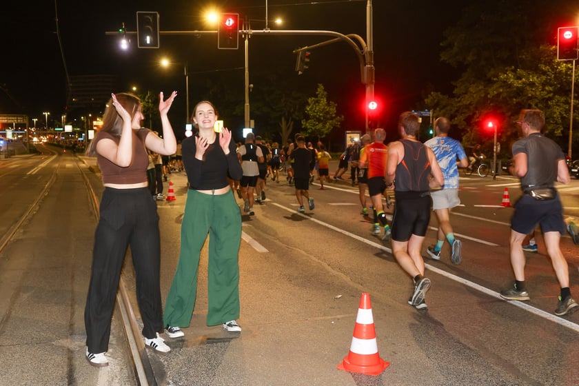 11. PKO Nocny Wrocław Półmaraton - zdjęcia biegaczy