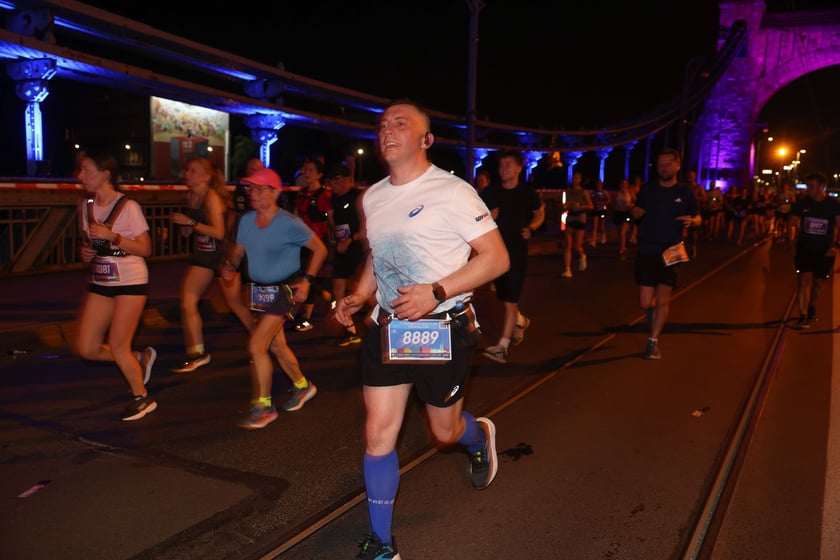 11. PKO Nocny Wrocław Półmaraton - zdjęcia biegaczy