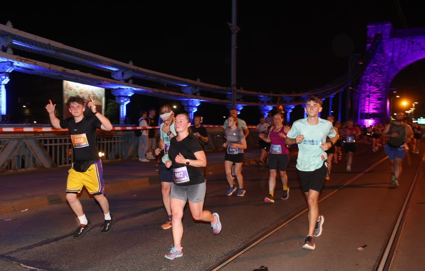 11. PKO Nocny Wrocław Półmaraton - zdjęcia biegaczy