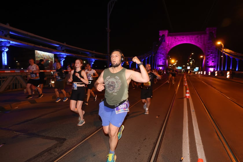 11. PKO Nocny Wrocław Półmaraton - zdjęcia biegaczy