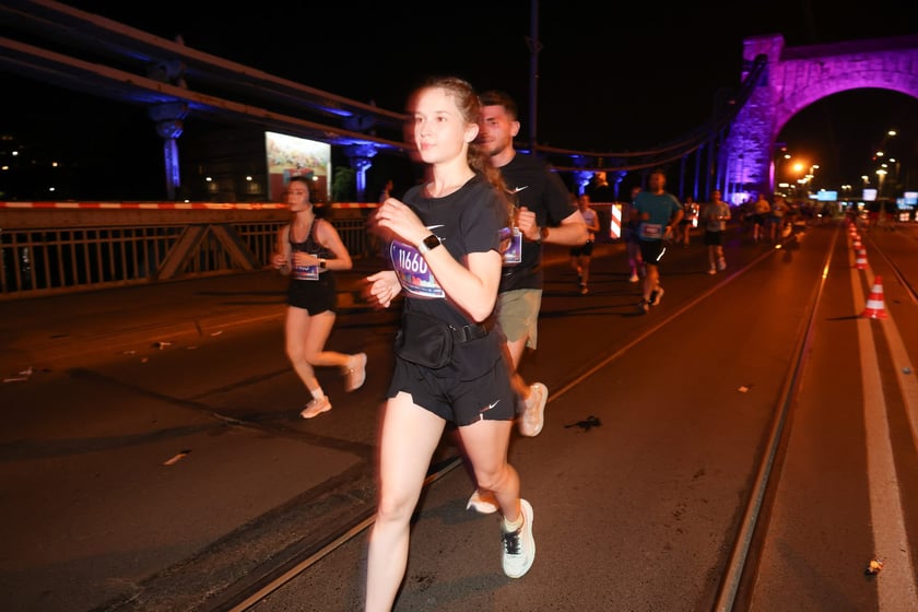 11. PKO Nocny Wrocław Półmaraton - zdjęcia biegaczy