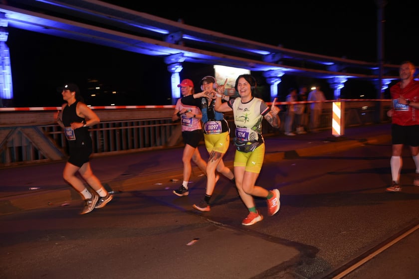 11. PKO Nocny Wrocław Półmaraton - zdjęcia biegaczy