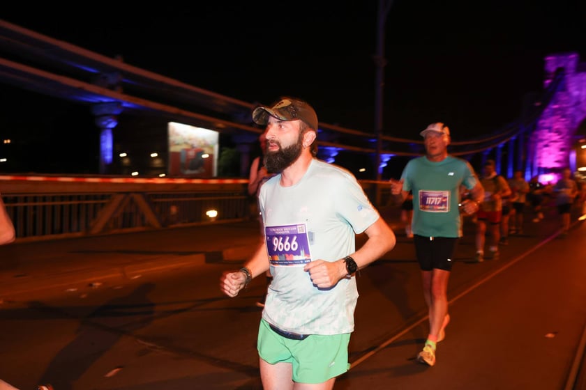 11. PKO Nocny Wrocław Półmaraton - zdjęcia biegaczy