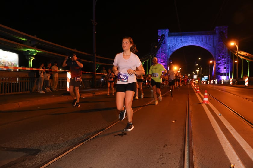 11. PKO Nocny Wrocław Półmaraton - zdjęcia biegaczy