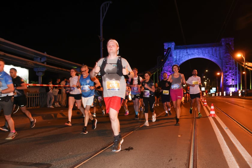 11. PKO Nocny Wrocław Półmaraton - zdjęcia biegaczy