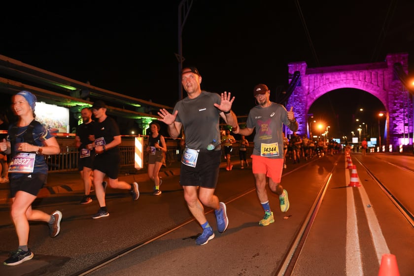 11. PKO Nocny Wrocław Półmaraton - zdjęcia biegaczy