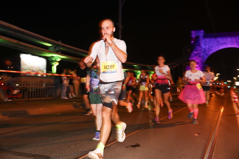 11. PKO Nocny Wrocław Półmaraton - zdjęcia biegaczy