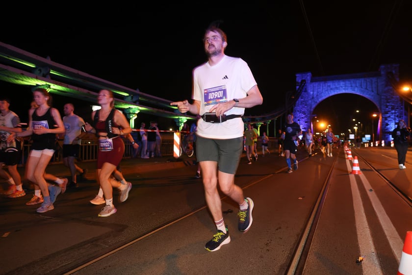 11. PKO Nocny Wrocław Półmaraton - zdjęcia biegaczy