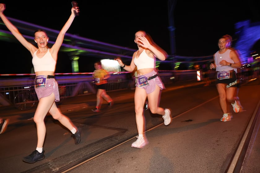 11. PKO Nocny Wrocław Półmaraton - zdjęcia biegaczy