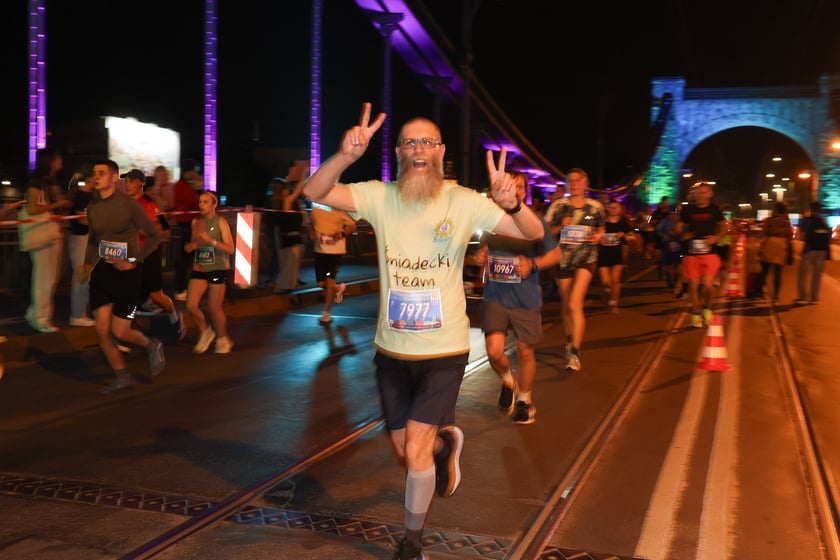 11. PKO Nocny Wrocław Półmaraton - zdjęcia biegaczy