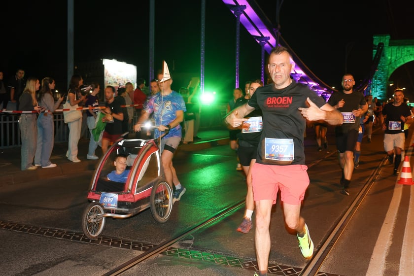 11. PKO Nocny Wrocław Półmaraton - zdjęcia biegaczy