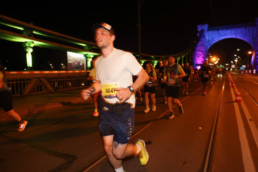 11. PKO Nocny Wrocław Półmaraton - zdjęcia biegaczy