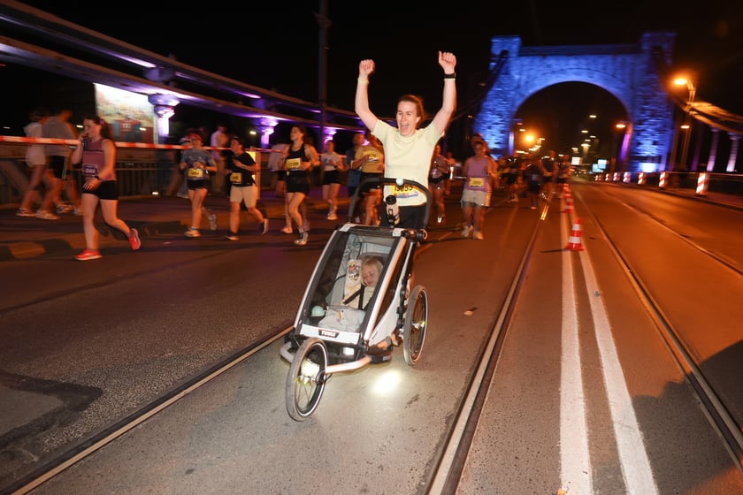 11. PKO Nocny Wrocław Półmaraton - zdjęcia biegaczy
