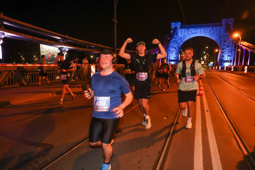 11. PKO Nocny Wrocław Półmaraton - zdjęcia biegaczy