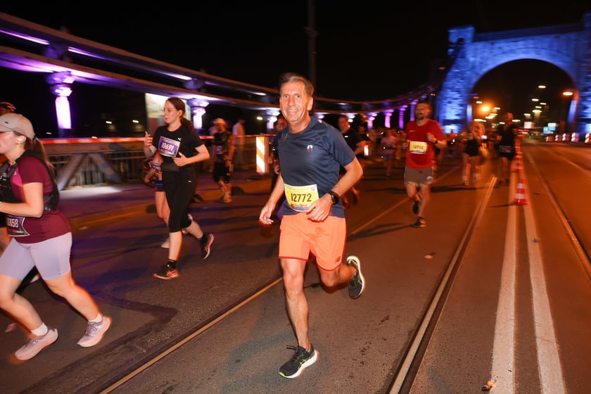 11. PKO Nocny Wrocław Półmaraton - zdjęcia biegaczy