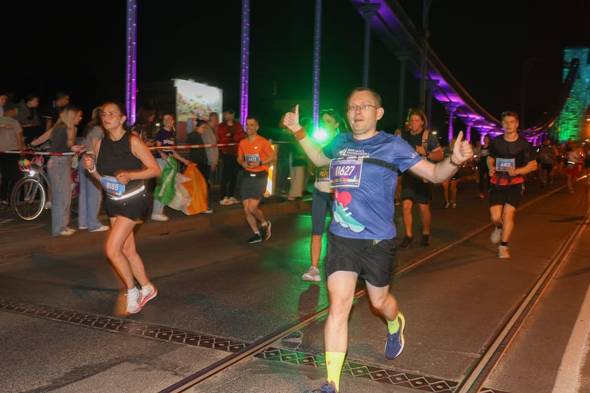 11. PKO Nocny Wrocław Półmaraton - zdjęcia biegaczy
